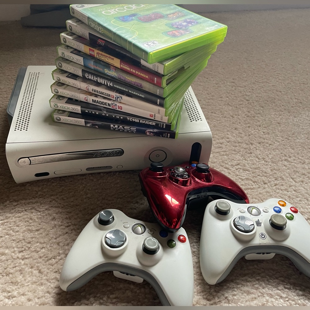 XBOX 360 (10 games, 3 controllers)
